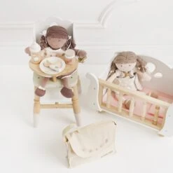 Le Toy Van Doll Nursing Set -Baby Products Store Le Toy Van Le Toy Van Doll Nursing Set 3