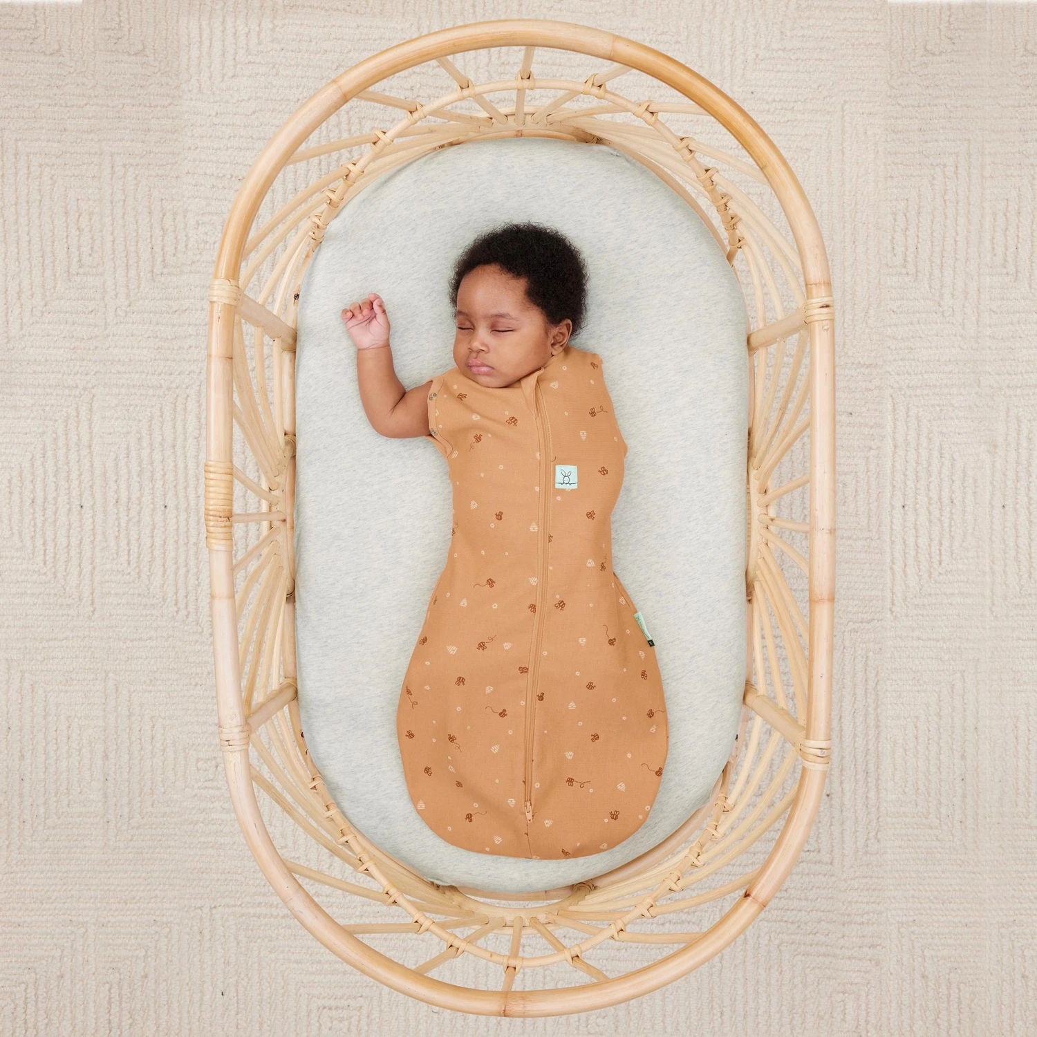 Ergopouch - Cocoon Swaddle Bag - Honey Bees - 1 Tog 6 Ergopouch - Cocoon Swaddle Bag - Honey Bees - 1 Tog - Image 4